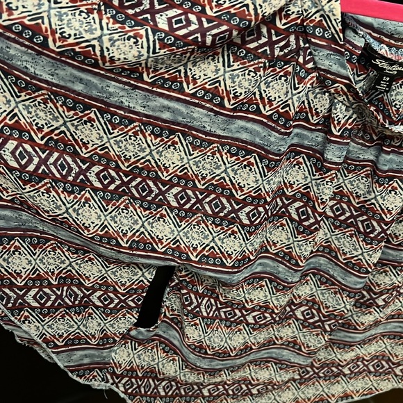 Cutest fancy sleeves top - Picture 3 of 3